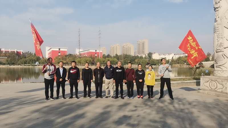 德衡、齊英律所聯(lián)合開(kāi)展金秋徒步行